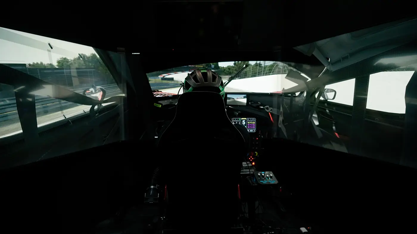 VR vs Triple Screen