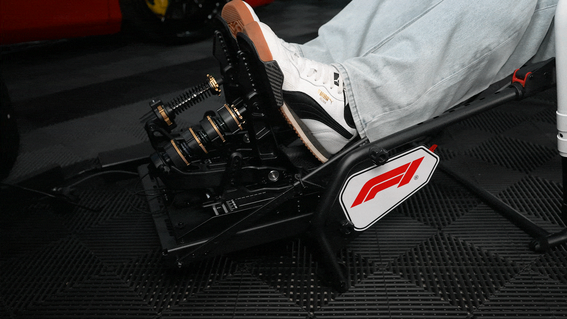 Playseat-Challenge-DD-F1-Edition-Pedal-Flex-with-Fanatec-Podium-Pedals